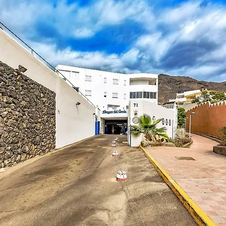 Apartment Two Bedroom Above Las Americas *